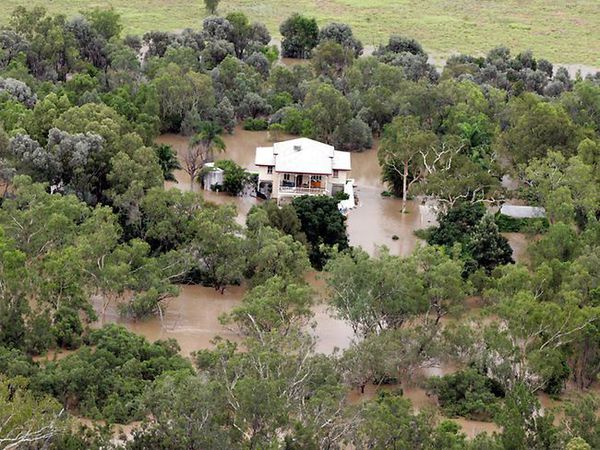 413614-queensland-flood-disaster_large