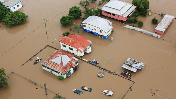 454417-queensland-floods_large
