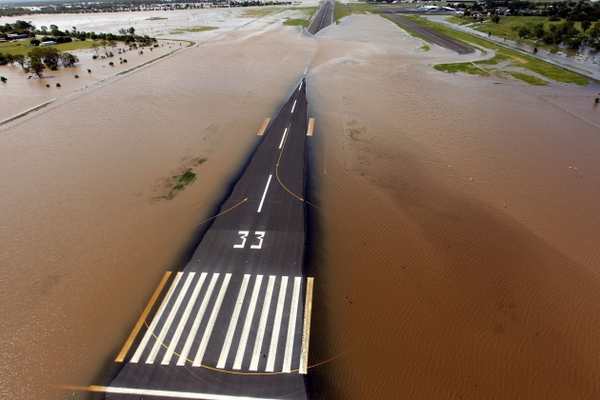 Australia-queensland-flood-rockhampton_large