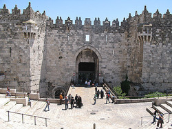 Jerusalem-old-city-gate-3_xsmall