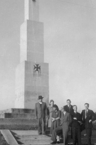 13_biala_1949_pomnik__large