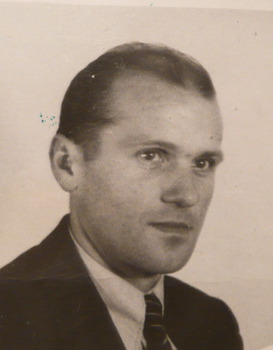 B_achuciak_adam_small