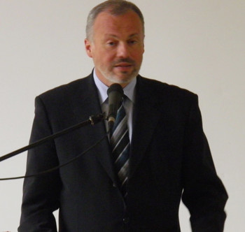 Stefan_adam_tall_small